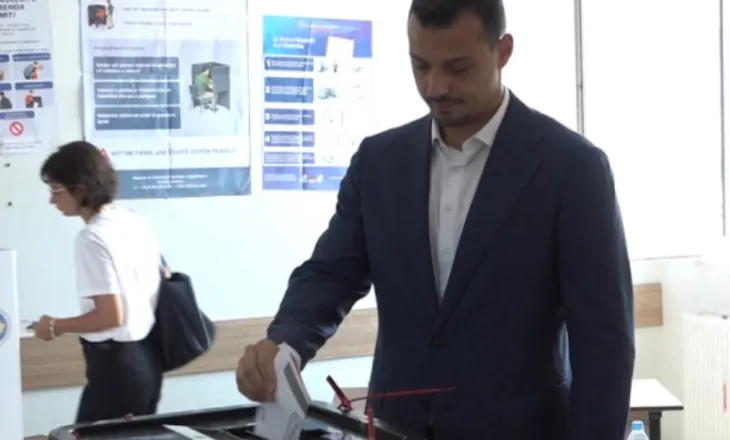 Zgjedhjet në Kosovë/ Djali i Hashim Thaçit, voton: Presim që ndryshimi të ndodh