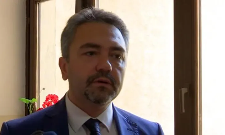 Zgjedhjet në Kosovë/ Kreu i KQZ-së, bën thirrje për pjesëmarrje masive