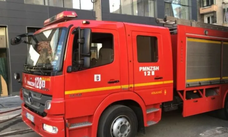 Zjarr gjatë natës në një pallat në Laprakë, raportohet për dëme materiale