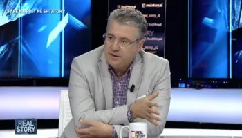 Zvërneci dhe elefanti që nuk hyn në vrimën e gjilpërës