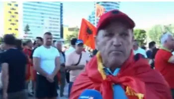 Zvërneci/ Mbahet protesta e 13, marshim drejt Kryeministrisë dhe 5 kërkesa politike