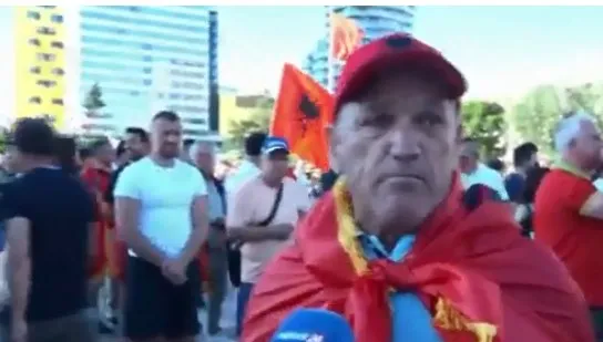 Zvërneci/ Mbahet protesta e 13, marshim drejt Kryeministrisë dhe 5 kërkesa politike