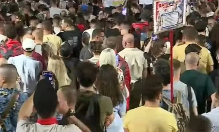 “Zvërneci”/ Mbyllet dita e 19-të e protestës, qytetarët nisin marshimin
