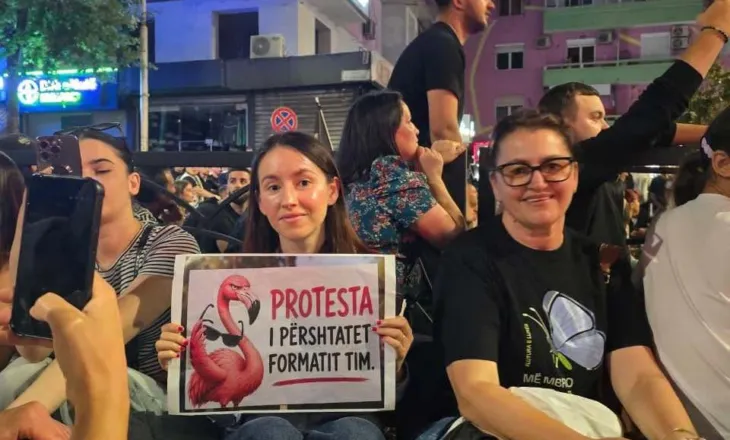 Zvërneci prapa derës/ Organizatorja e protestës: Kërkesa e parë është dorëheqja e qeverisë