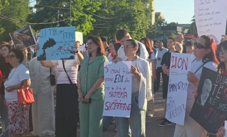 Zvërneci/ Protestojnë edhe qytetarët në Elbasan