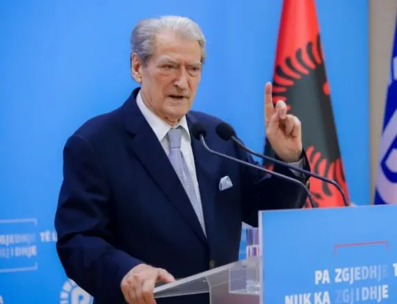 Zyrtare/ Bien sanksionet amerikane për Berishën, kreu i PD mund të udhëtojë drejt SHBA-ve