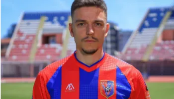 Zyrtare/ Vllaznia bën blerjen e parë, shkodranët prezantojnë Patrik Bardhin