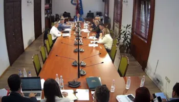 1 milion lekë gjobë për fermerët? Censi i Bujqësisë ndez debat në Komision, cilido që gënjen apo refuzon…