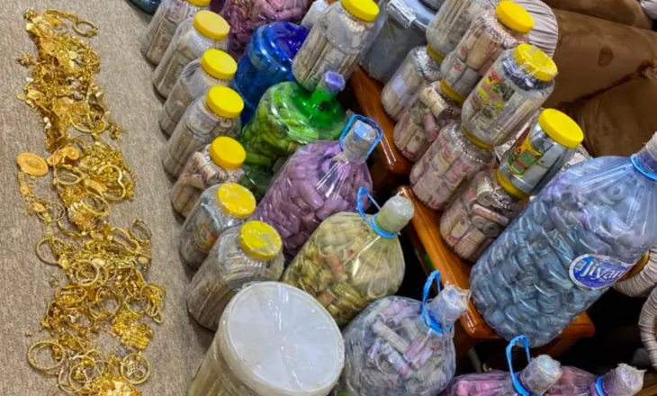 20 mln $ dhe 5 kg ar të fshehura në shishe uji e në muret e shtëpisë, zbulohet SKANDALI i ish-zëvendësministrit