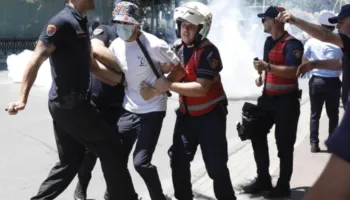 21 protestuesit e arrestuar dalin sot para togave të zeza, pritet protestë para Gjykatës