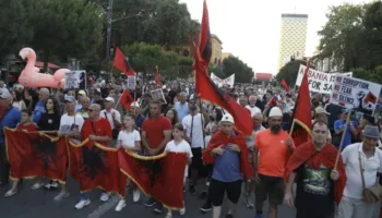 42 ditë protestë, qytetarët: Shqipëria kërkon revolucion