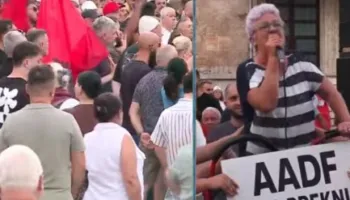 “43 ditë protestë janë për ne, 43 orë”/ E moshuara nga Durrësi: Balluku kërkon të na nxjerrë nga shtëpitë, hajdutja…