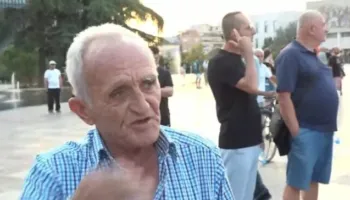 51 ditë revoltë! Nis organizimi i protestuesve në sheshin “Skënderbej”, shqiptarët kërkojnë dorëheqjen e Edi Ramës