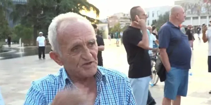 51 ditë revoltë! Nis organizimi i protestuesve në sheshin “Skënderbej”, shqiptarët kërkojnë dorëheqjen e Edi Ramës