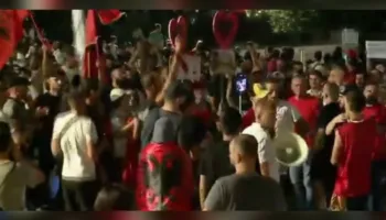 54 ditë në protestë/ Mbyllet marshimi në Tiranë, qytetarët: Nesër më shumë, Rama ik