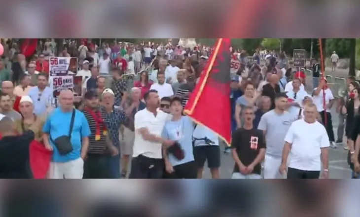 56 ditë protestë/ Nis marshimi drejt Kryeministrisë, qytetarët nuk ndalen: Rama jepe dorëheqjen