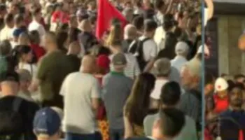 “6 deputetë gati të heqin dorë e të çojnë në votëbesim qeverinë”/ “Shpërthen” protestuesi: Rama po të vjen ora!