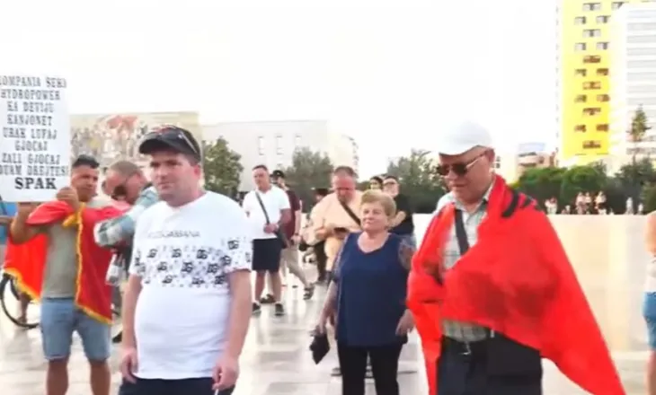 61 ditë revoltë, nis organizimi i qytetarëve në sheshin Skënderbej: Rama, jepe dorëheqjen!
