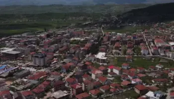 “65 mijë minoritarë në Shqipëri”/ PS kërkon që Dropulli, Finiqi dhe Pusteci të mos preken nga Reforma Territoriale