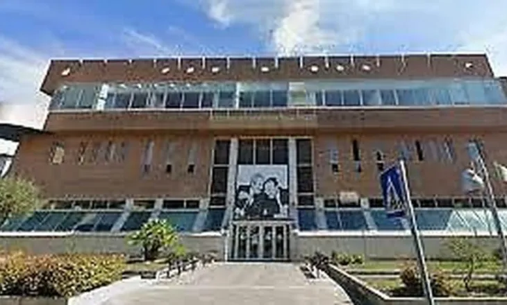 71-vjeçari shqiptar e preku te të pasmet teksa fotografonte perëndimin e diellit, e reja e hedh ne gjyq