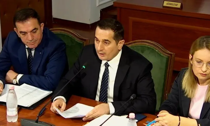 A duhet të merret në pyetje ish ambasadori Aleksandër Arvizu për çështjen e 21 janarit?  Braho: Ja kush vendos