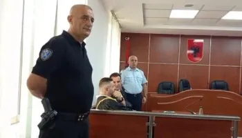 “A e ke bërë Magjistraturën?”, Tom Deda e sfidon publikisht Ols Dadon: U desh të largohesha unë, që të bëheshe ti prokuror
