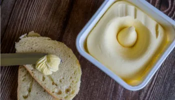 A e rrisin gjalpi dhe djathi rrezikun e sëmundjeve të zemrës?