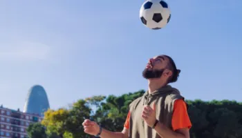A mund të ndikojë futbolli profesional në shëndetin e trurit? Një studim i ri jep përgjigje