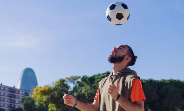 A mund të ndikojë futbolli profesional në shëndetin e trurit? Një studim i ri jep përgjigje