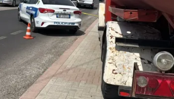 Aksident fatal në aksin rrugor Elbasan–Peqin, makina përplas për vdekje këmbësorin