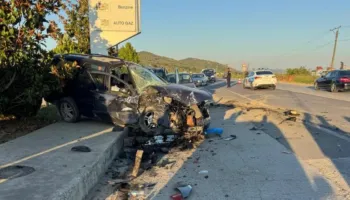 Aksident i rëndë në aksin Peqin-Elbasan, përplasen 2 automjete, 5 persona të plagosur