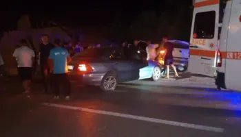 Aksident në aksin Lushnjë–Berat/ Përplasen dy automjete, në spital e moshuara