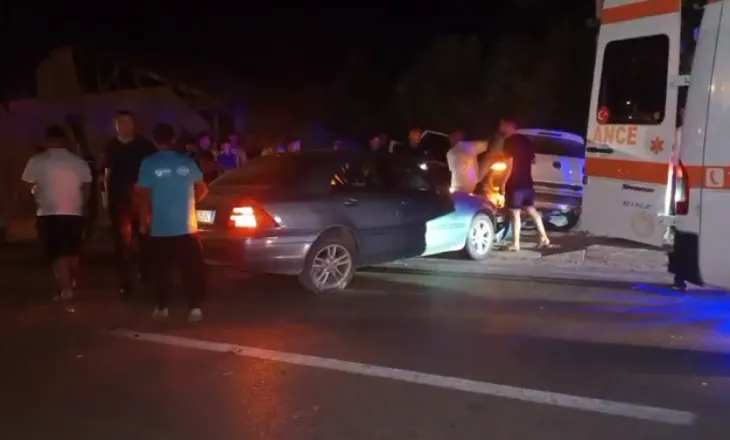 Aksident në aksin Lushnjë–Berat/ Përplasen dy automjete, në spital e moshuara
