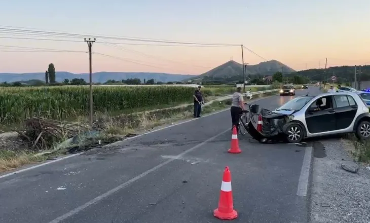 Aksident në Kosmaç të Shkodrës, përplasen dy automjete, njëri përfundon në kanalin anësor