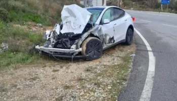 Aksident tragjik/ 19-vjeçari humb jetën pasi makina del nga rruga