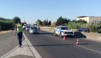 Aksidentet e shumta në Lushnjë-Rrogozhinë, mungesa e mbikalimeve dhe shitësit ambulantë shtojnë rrezikun