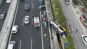 Aksidenti i autobusit të linjës Berat-Tiranë, në reanimacion dy fëmijë dhe një shtetase e huaj
