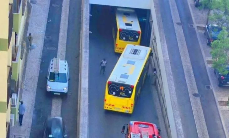 Aksidentohet autobusi në Lisbonë, del nga rruga dhe përplas disa persona! Dy viktima dhe të paktën 14 të plagosur