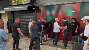 Aktivisti Gent Progni nxjerr pamjet nga momenti i kërcënimit me thikë: Agresori një palaço polic!