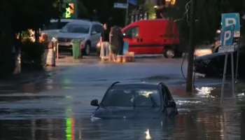Alarm maksimal për stuhi ekstreme në Ballkan, Shqipëria dhe Kosova në nivelin më të lartë të rrezikut