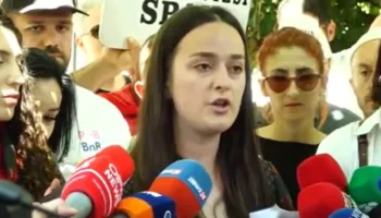 Albanian File” është provë krimi”/ Protestuesit mblidhen para SPAK: Hetoni kryeministrin Rama