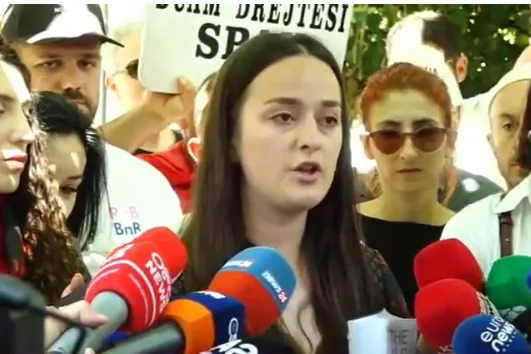 Albanian File” është provë krimi”/ Protestuesit mblidhen para SPAK: Hetoni kryeministrin Rama