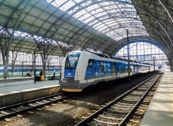 Albin Kurtit i iku “treni” për Bruksel!