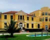 Ambasada e SHBA u bën thirrje shqiptarëve: Mos përdorni vizën turistike për të lindur në Amerikë, mund të mos u rinovohet në të ardhmen