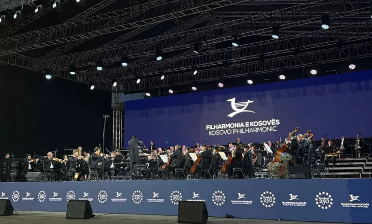 “Americana” mbyll sezonin e Filharmonisë së Kosovës me një udhëtim madhështor nga Gershwin te Bernstein