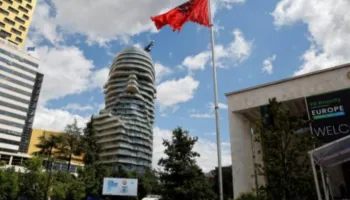 Analiza për revistën italiane: ‘Albanian Files’ tregon se Rama është ‘Kumbari’ që ka kontroll absolut mbi Shqipërinë