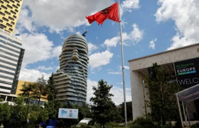 Analiza për revistën italiane: ‘Albanian Files’ tregon se Rama është ‘Kumbari’ që ka kontroll absolut mbi Shqipërinë