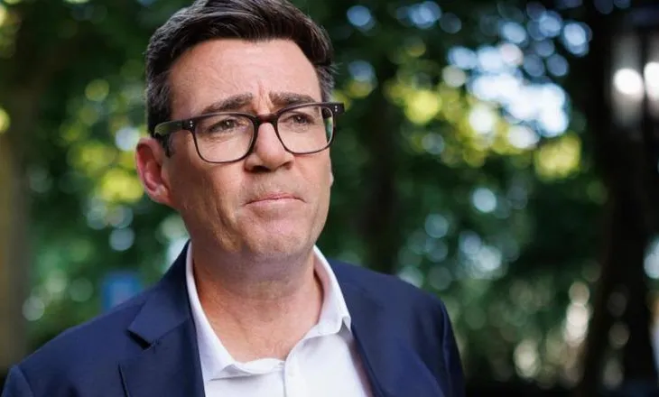 Andy Burnham zgjidhet zyrtarisht lider i Laburistëve, së shpejti merr detyrën e kryeministrit të Britanisë