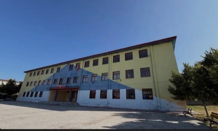 Anëtari i PS-së i këshillit bashkiak në Patos kundër hartës së Ramës: Të mos shkrihet bashkia