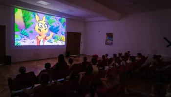 Anibar 17 vazhdon me diskutime, filma, punëtori kreative dhe aktivitete për të gjitha moshat edhe në ditën e tretë